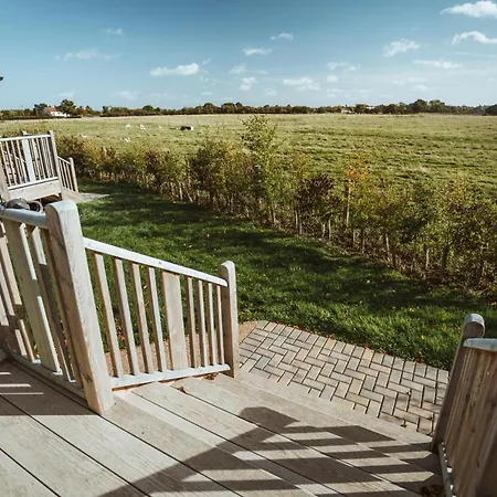 Hornington Manor Luxury Shepherd Huts-2